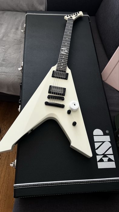 Электрогитара ESP Ltd Vulture James Hetfield signature