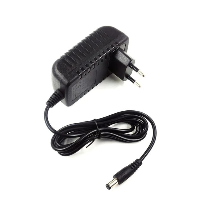зарядно 12.6v 2A