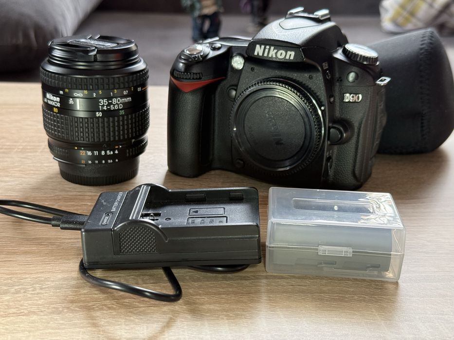 Nikon D90 и обектив