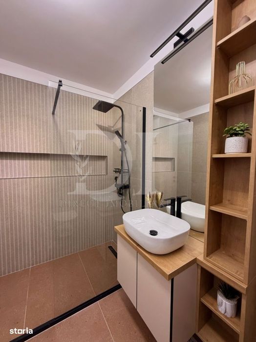 Apartament ultramodern / etaj intermediar / Zona Eroilor