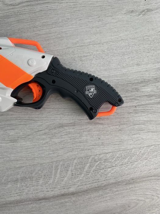 ТОП оферта! NERF пушка Rough Cut 2x4 с 8 стрели - 30 лева