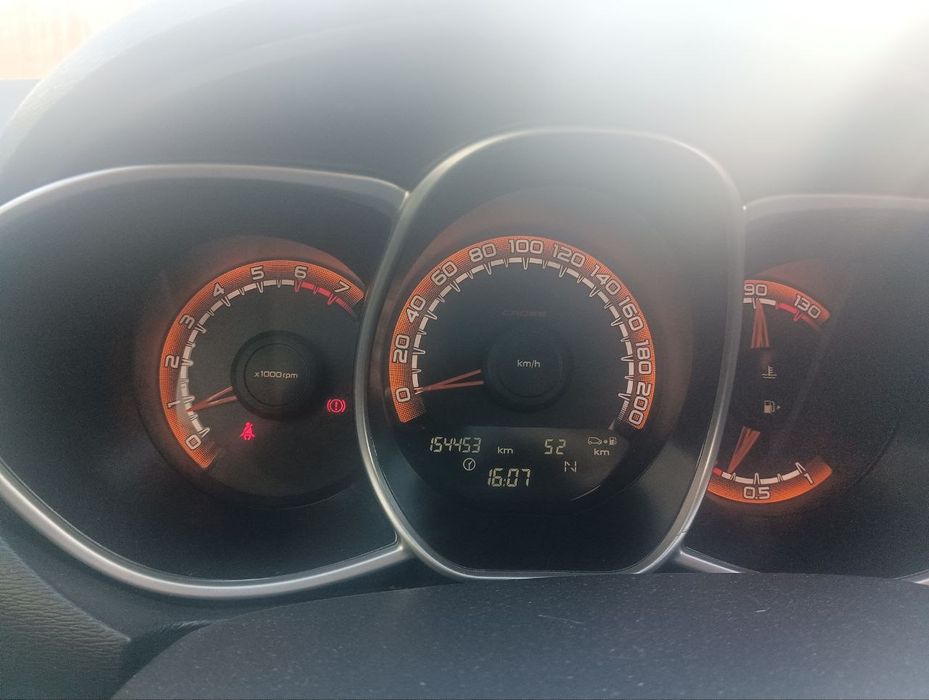 Lada Vesta 2019 benzinda yurgan