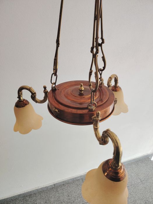 Superb candelabru antic cu 3 brațe in stilul francez Empire ,piesa cu o lucrătură de o foarte mare finețe ,h 78 cm ,diametrul aproximativ 55