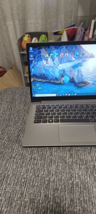 Laptop Lenovo cu i5 ssd Windows 10 office word Excel PowerPoint  ROBLOX CSGO