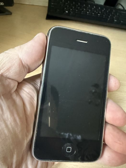 Айфон 3 продам не работает