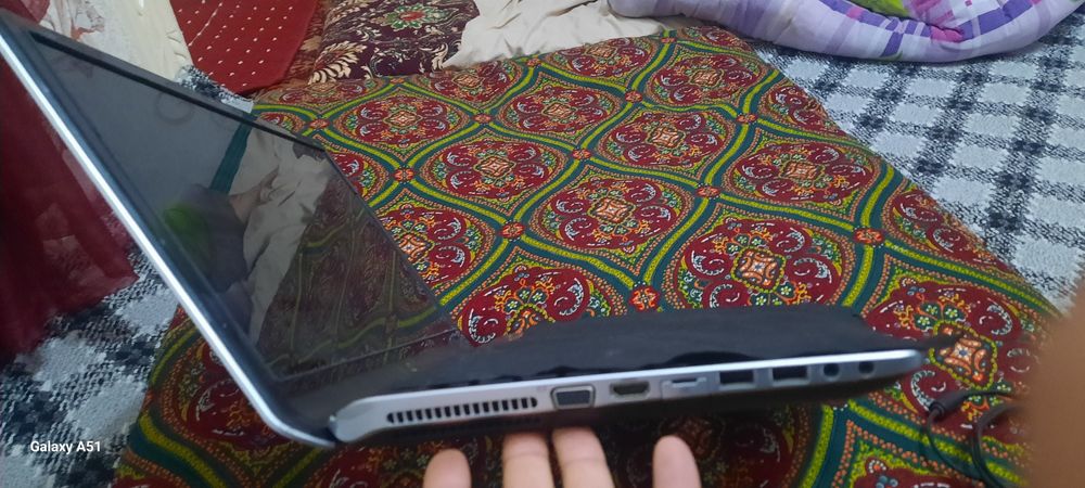 Hp povilon 200 dollar