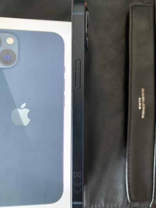 Продам iPhone 13