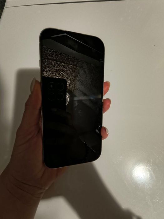 iPhone 16 Pro White 256 GB + AirPods 4 +кейс