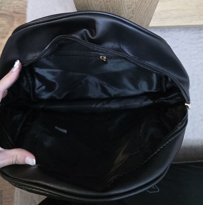 Дамска кожена  раница с мече