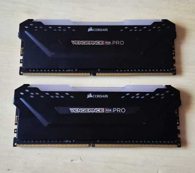 Vand/-Memorie Corsair VENGEANCE RGB PRO 16GB,DDR4,2666MHz,CL16,Kit.