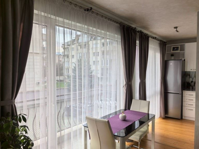 Дава се под наем Двустаен апартамент в София, Витоша - 64 кв.м за 746.64 € - Снимка #1