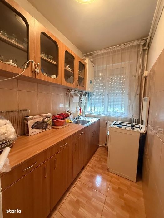 2  camere la etajul 3, centrala, termopan, izolat, zona Milcov