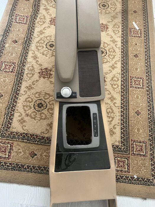 Бар срочна сотилади