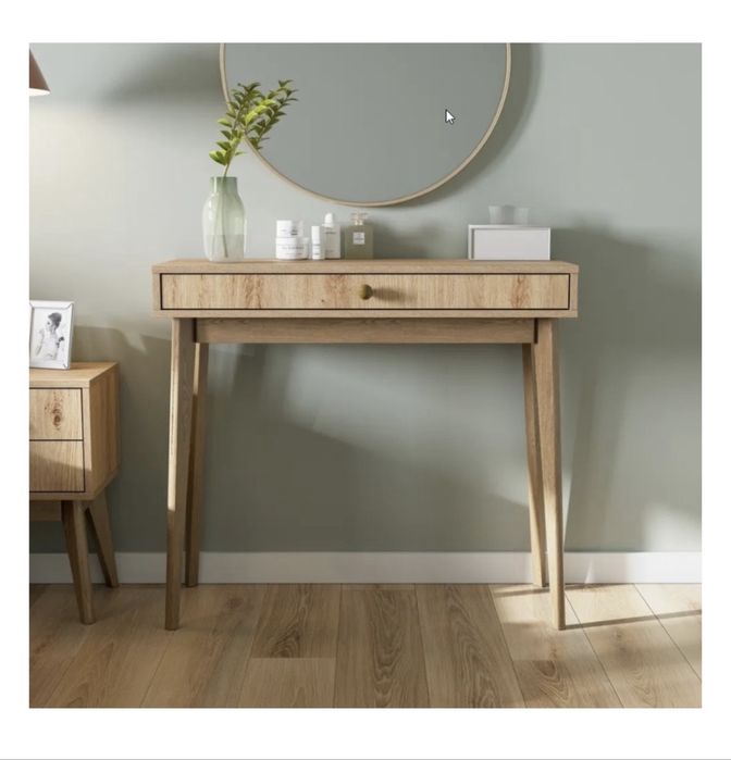 Столик туалетный