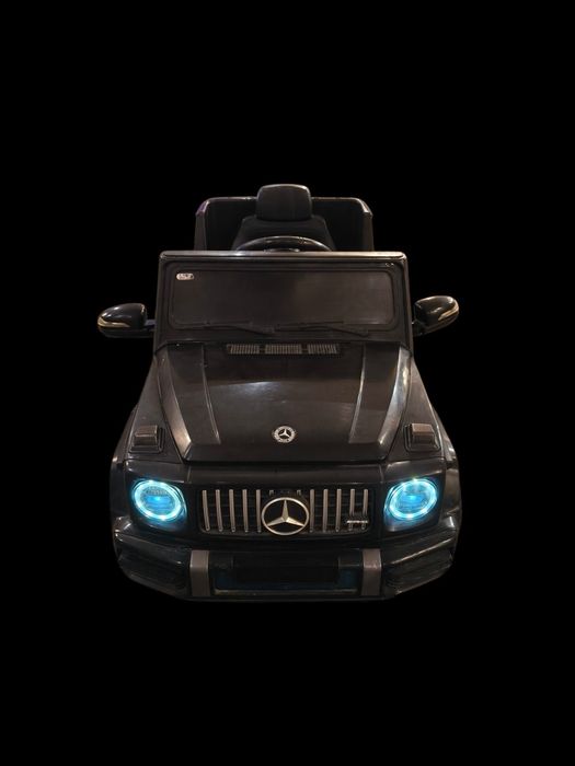 Mașinuță Mercedes V8