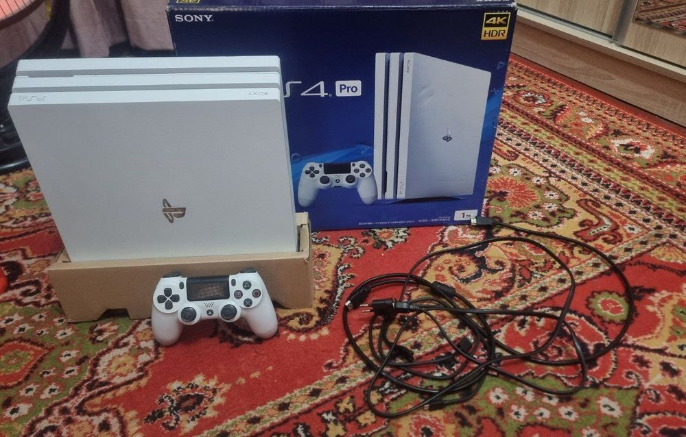 PlayStation 4 pro 1 tb  4k yangi karobka dakument