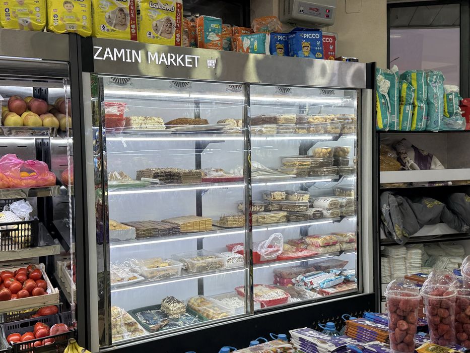 Tort va shirinliklar uchun vetrina