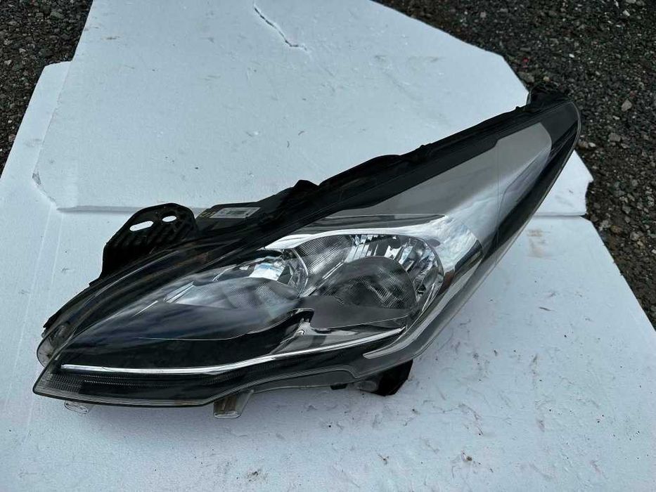 Far stanga peugeot 2008 an fab 2022 cod 89908442