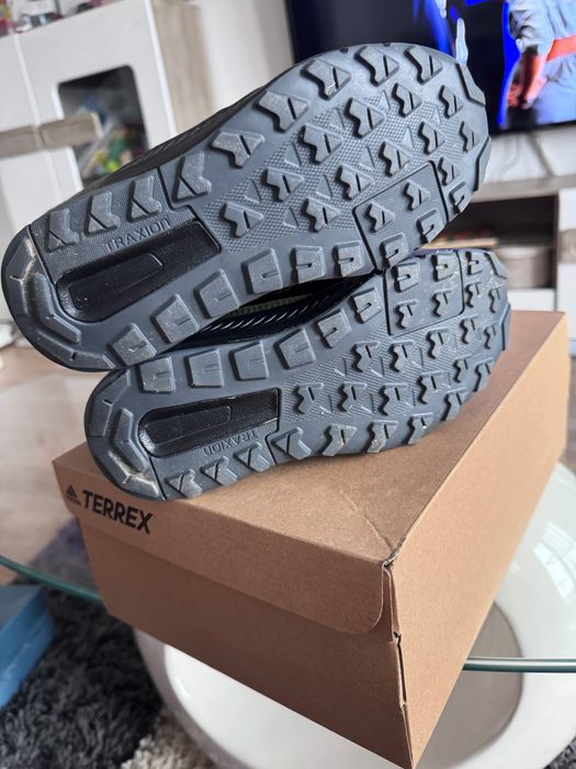 Ghete sport copii Terrex Adidas, mărimea 33 1/2 EU