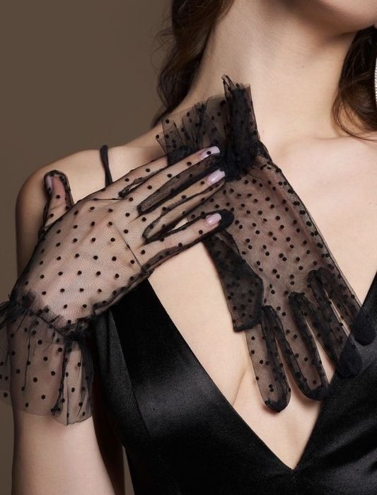 Перчатки в сетку декоративные