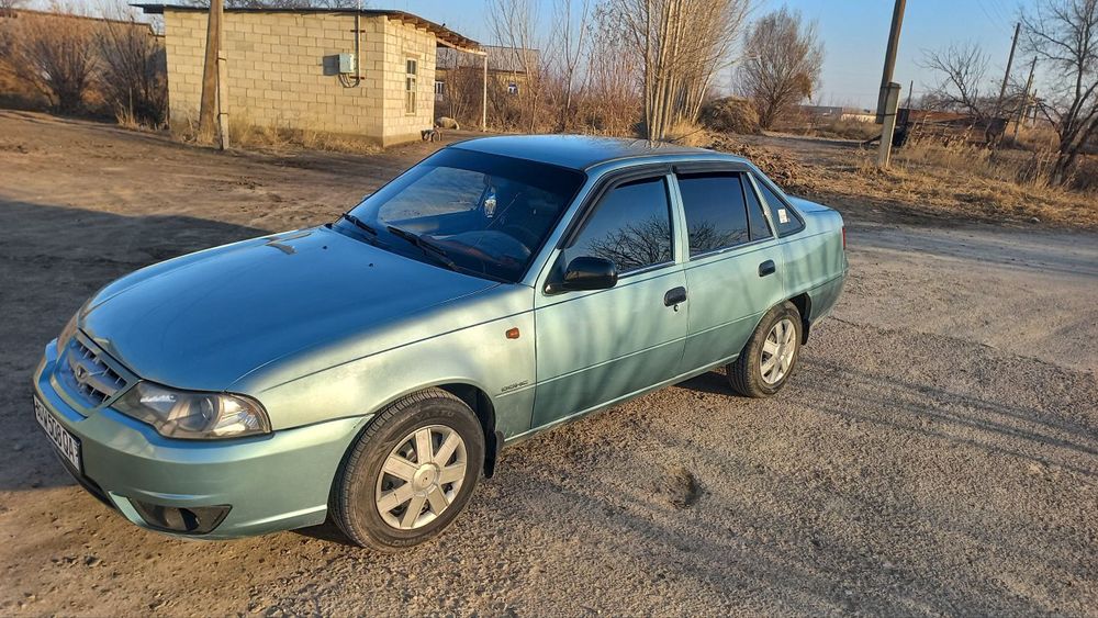 Nexia 1.6. 2009 donc. Luks