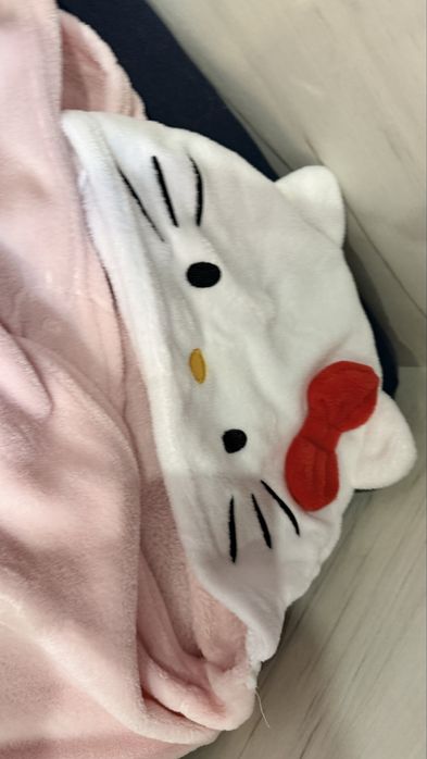 Hello Kitty раница и одеяло с качулка