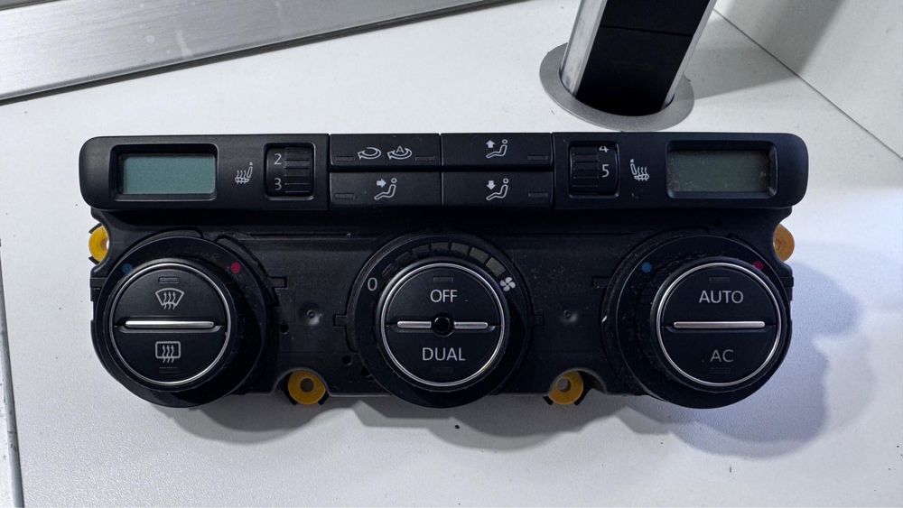 Panou clima Vw passat B5/ Golf 5 climatronic cu incalzire 3C0907044EB