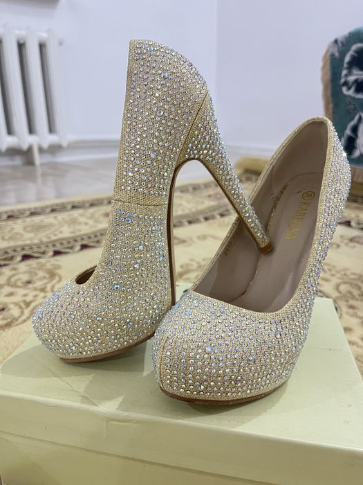 Туфли сатылады