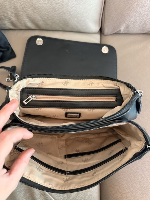 Дамска чанта Guess