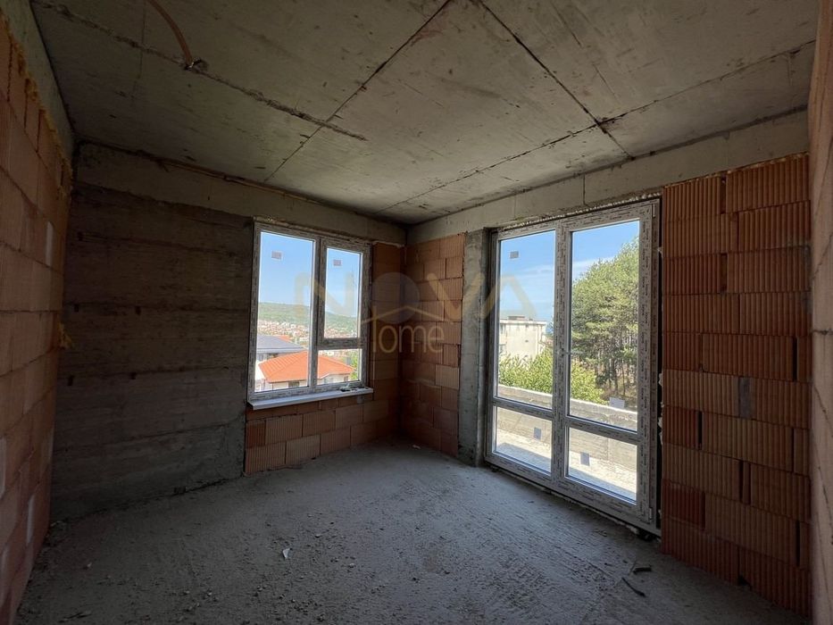 Продава се Тристаен апартамент в Варна, Виница - 107 кв.м за 786 €/кв.м - Снимка #9