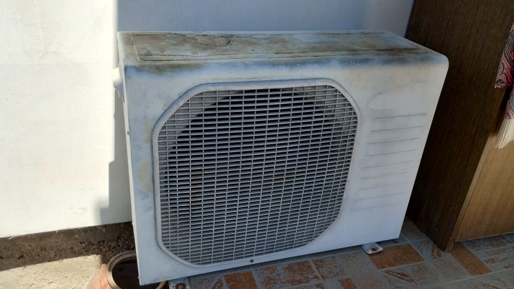 Климатик Samsung – комплект (вътрешно + външно тяло), работещ