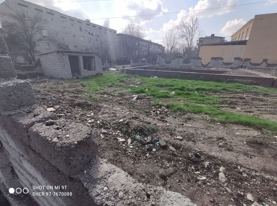 Угловой 6 соток Новостройка Коттеж учун Ер