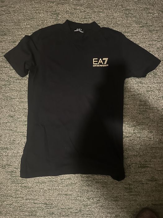 Продавам модерни и стилни  тениски