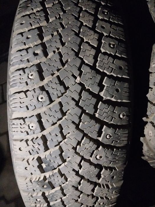 4 шины Nokian 225 70 R16.