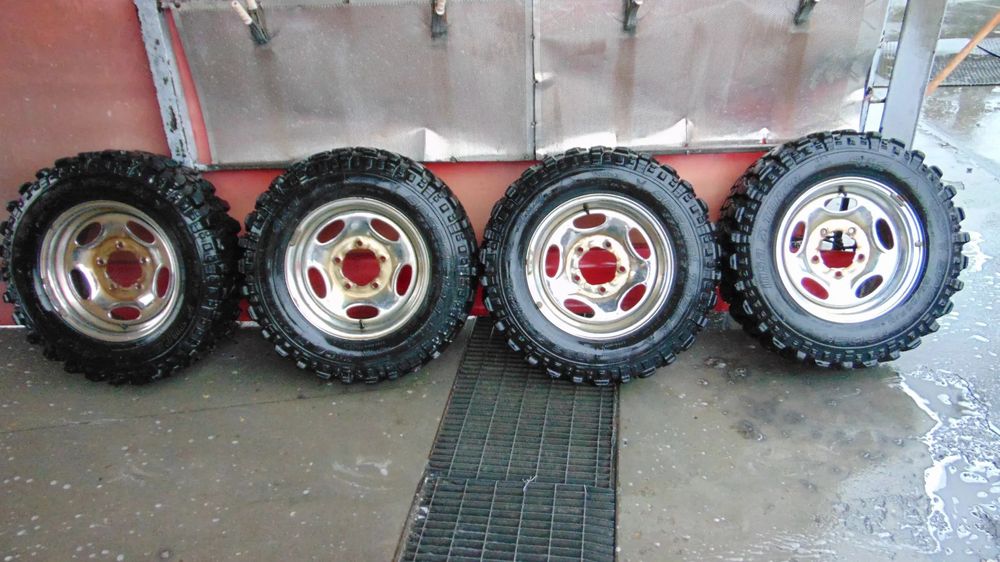 Jante cu cauciucuri cramponate Simex 195/80R15 Daihatsu Feroza