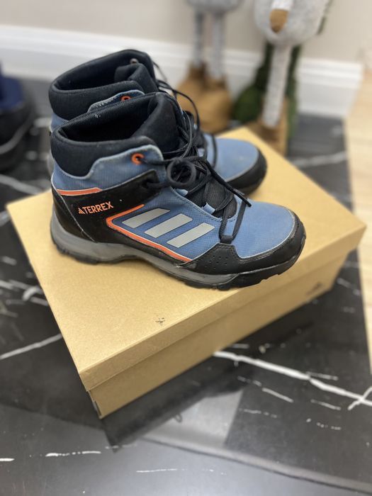 Сапоги adidas рр 35, кроссовки