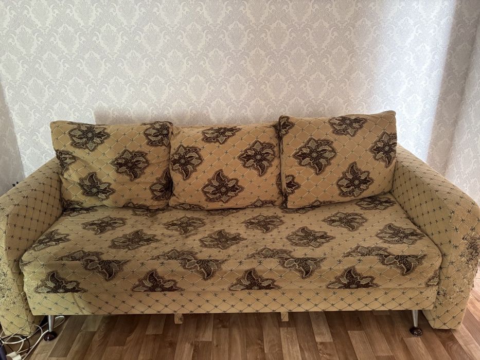 Отдам диван в хорошем состоянии