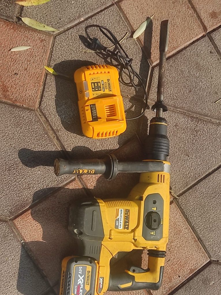 Rotopercutor Dewalt DCH 481 cu sds max Craiova OLX.ro