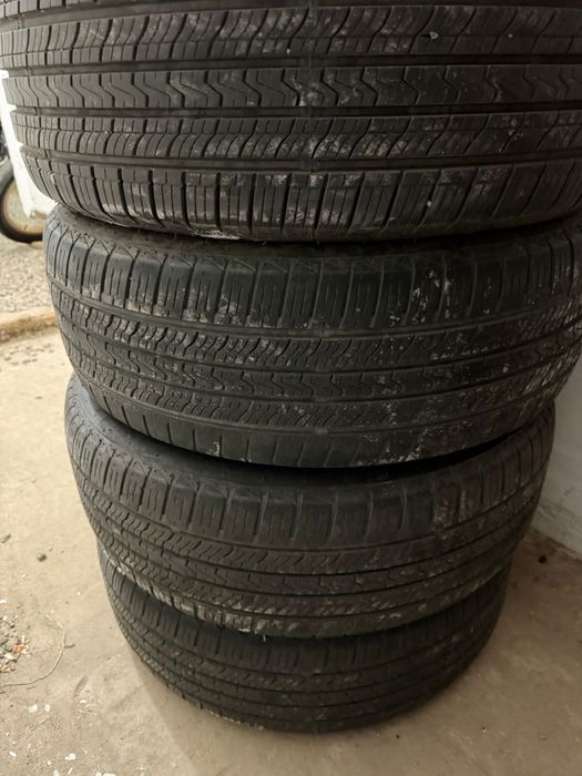 Авто шины в очень хорошем состояний