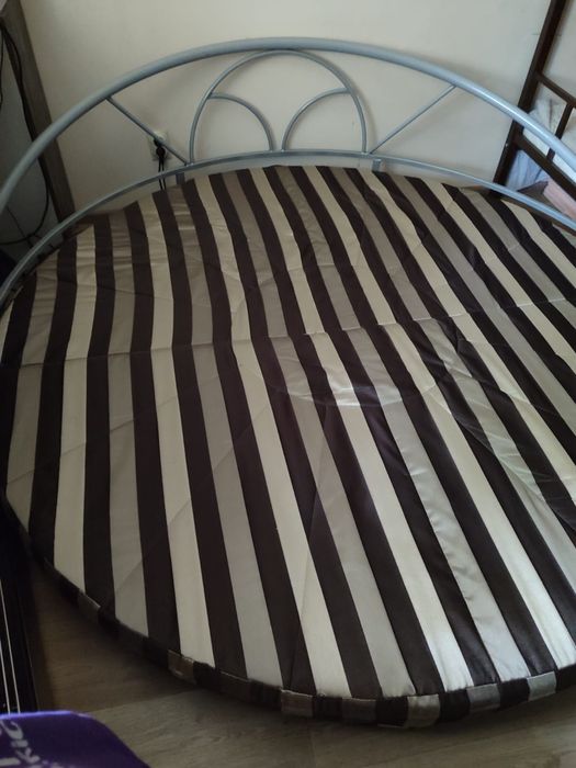 Продам диван кровать. Срочно.