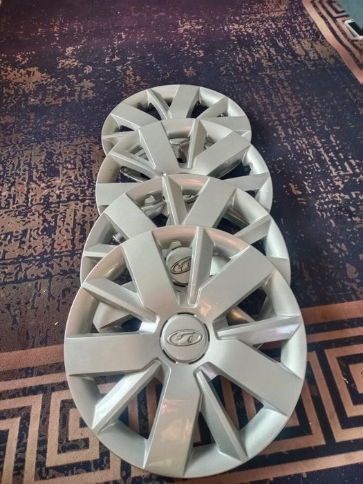 Продам колпаки оригинал новые.