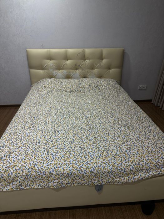 Кровать для спальни