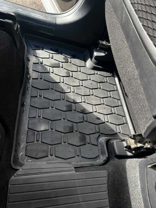Автоковрики на  Kia Sorento