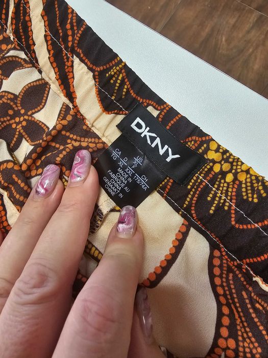 Летни панталони DKNY