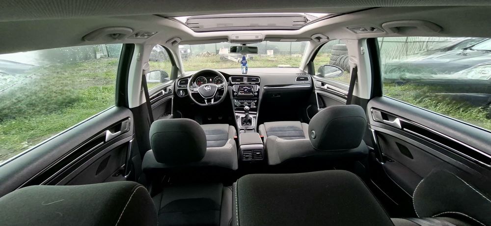 ~Volkswagen Golf VII~4Motion~An 2015~Panoramic~LineAsist~FrontAsist~Navi~Carte service~