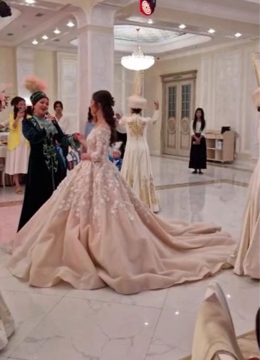 Свадебное платье