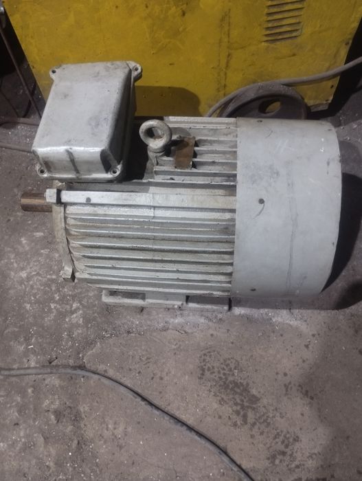 Двигатель электрический