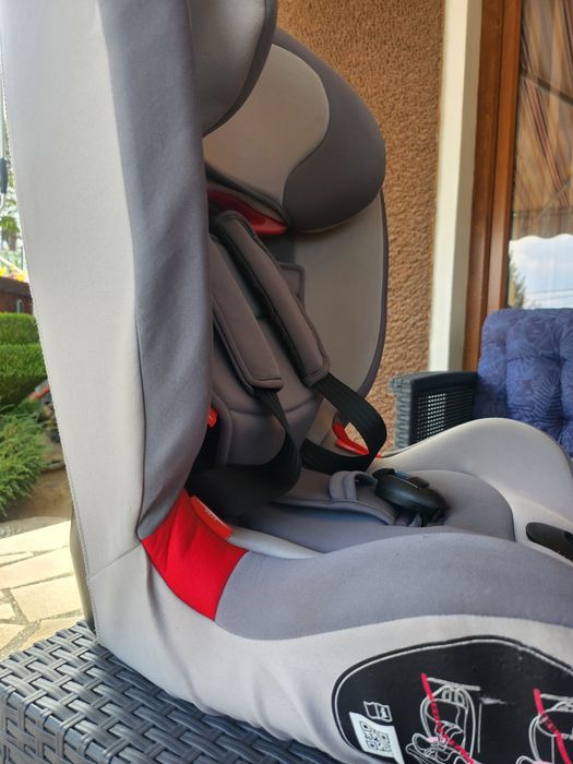 Детско столче за кола