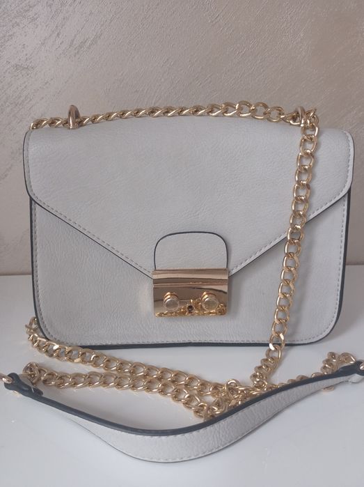 Малка чантичка през рамо