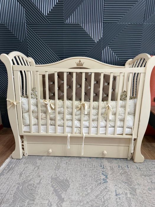 Продам детскую кроватку